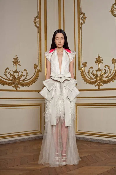 Look 19